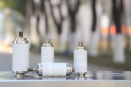 真空開關(guān)管接觸點(diǎn)選什么材質(zhì)好？一般為銅合金！